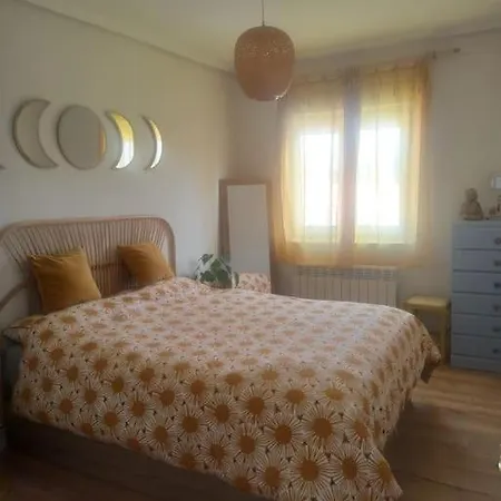 Apartamento En Plentzia En Barrio Muy Tranquilo Con Aparcamiento Gratuito Y Al Lado Del Metro Apartment